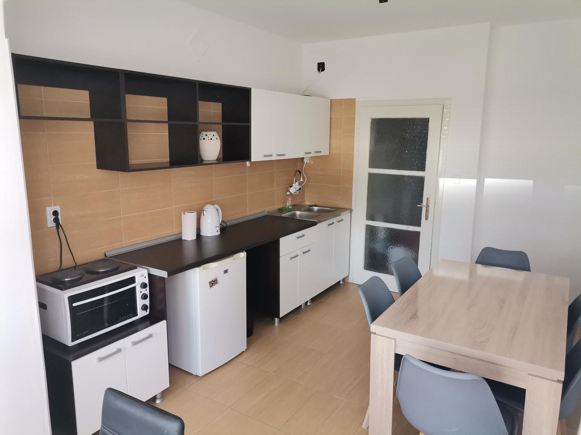 Calla 5 Apartment - Main Square, In The City Shopping Center - Parking Slot With Security And Video Camera Szkopje Kültér fotó